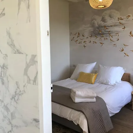 Domaine De Bed & Breakfast Chauvincourt-Provemont